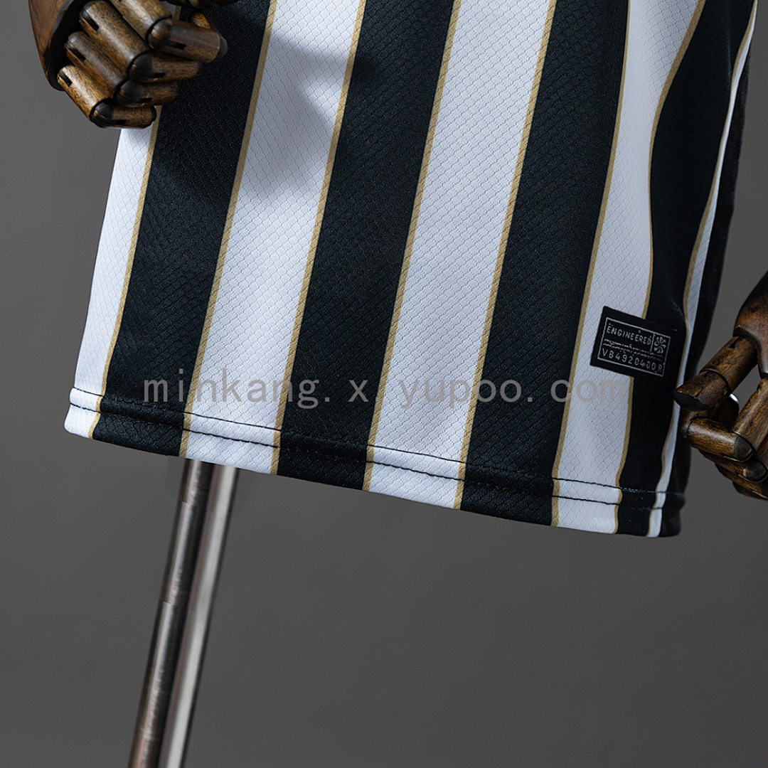 Camiseta Atlético Mineiro 2023/24 Local — vista frontal