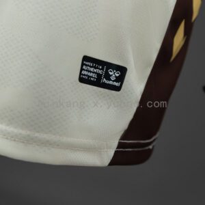 Camiseta Las Palmas 2023/24 Tercera — detalle escudo