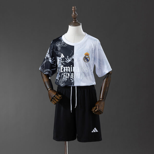 Camiseta Real Madrid 2024/25 Edición Especial - vista frontal completa