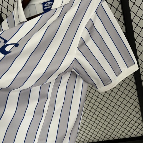 Camiseta Everton 1990 Retro Local - detalle de las franjas grises