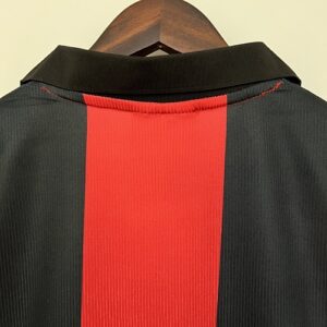 Camiseta Eintracht Frankfurt 1999/00 Retro Local - vista frontal en maniquí