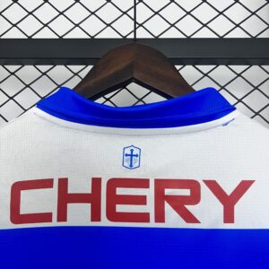 Camiseta Universidad Católica 2024 Local Edición Especial - detalle