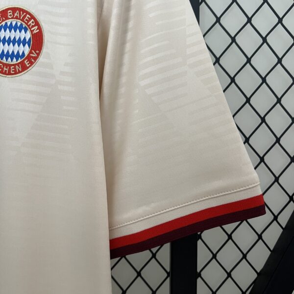 Camiseta Bayern Munich 1991 Retro Visita - detalle