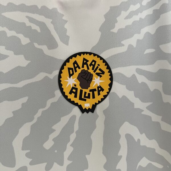 Camiseta Internacional 2023/24 Tercera Edición Especial — detalle