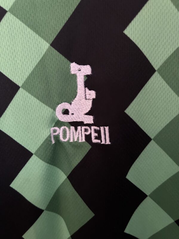 Camiseta Racing de Santander 2013 Aniversario Retro Local — vista de la espalda desde abajo