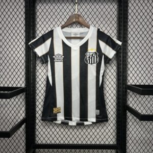 Camiseta Santos 2023 Local Mujer — vista en ángulo