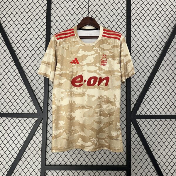Camiseta Nottingham Forest 2023/24 Entrenamiento - detalle