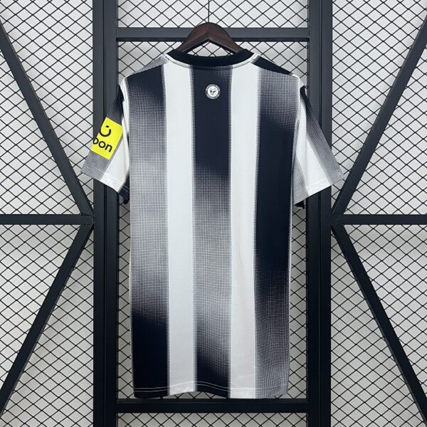 Camiseta Newcastle United 2024/25 Local - detalle