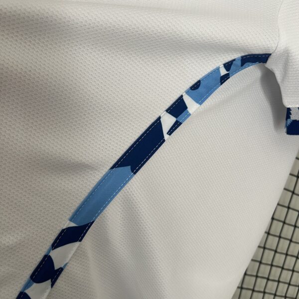 Camiseta Cruzeiro 2024/25 Visita Mujer — en percha