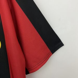 Camiseta Eintracht Frankfurt 1999/00 Retro Local - detalle de la manga izquierda