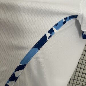 Camiseta Cruzeiro 2024/25 Visita Mujer — detalle de la silueta