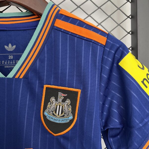 Camiseta Newcastle United 2023/24 Tercera - detalle
