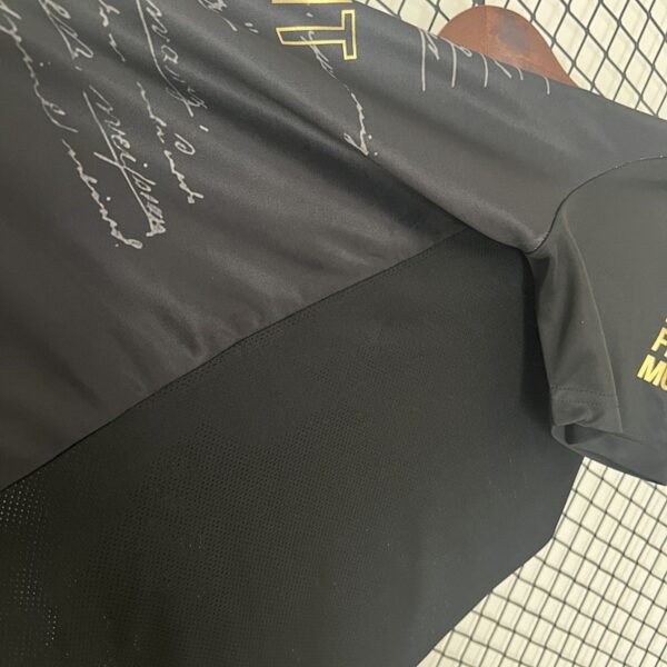 Camiseta Eintracht Frankfurt 2023/24 Edición Especial 1899 - detalle