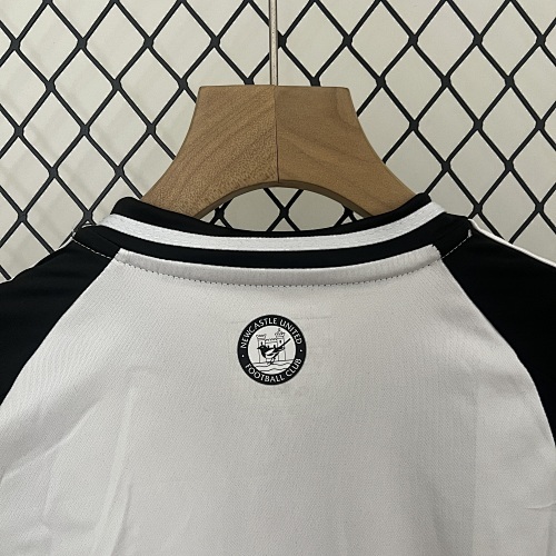 Camiseta Newcastle United 2023/24 Local - detalle