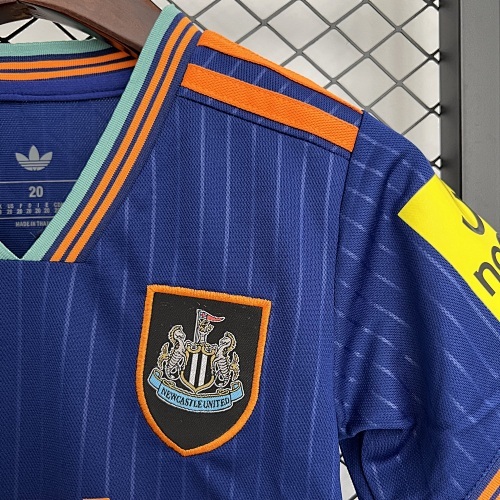 Camiseta Newcastle United 2023/24 Tercera - detalle