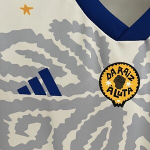 Camiseta Cruzeiro 2023/24 Edición Especial — detalle del material transpirable