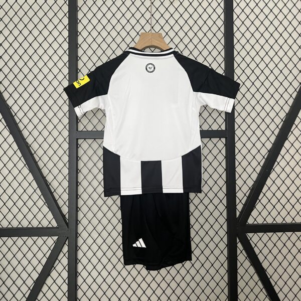 Camiseta Newcastle United 2023/24 Local - detalle