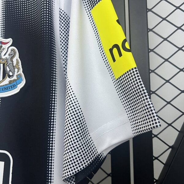 Camiseta Newcastle United 2024/25 Local - detalle