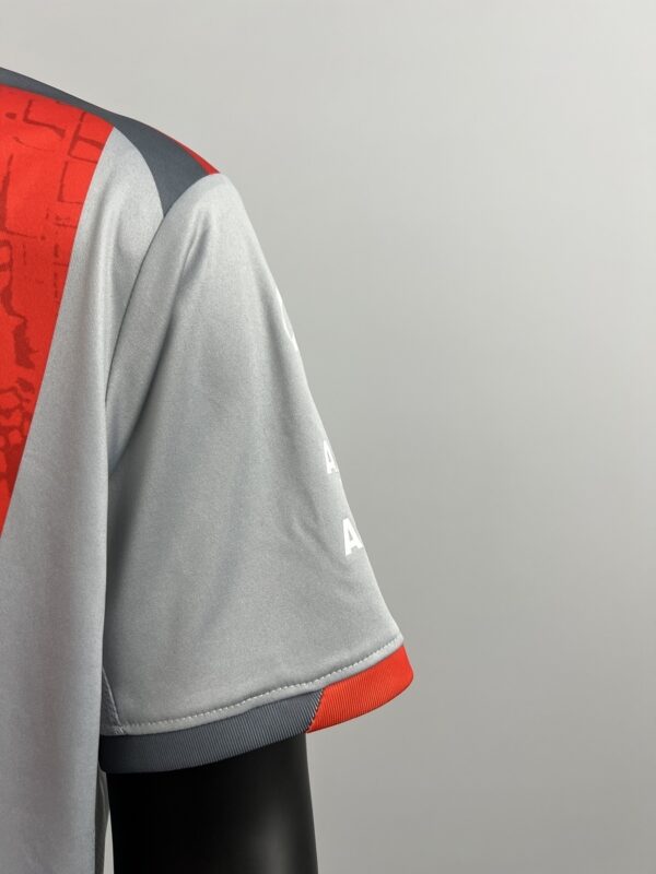 Camiseta Cremonese 2023/24 Local - detalle