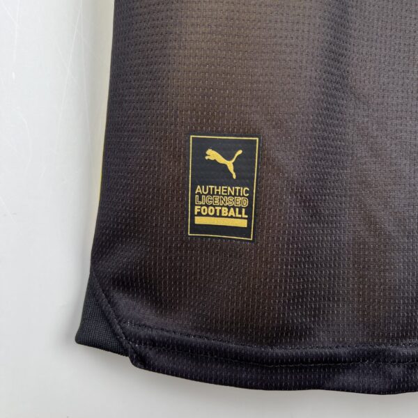 Camiseta Borussia Dortmund 2023/24 Local - detalle