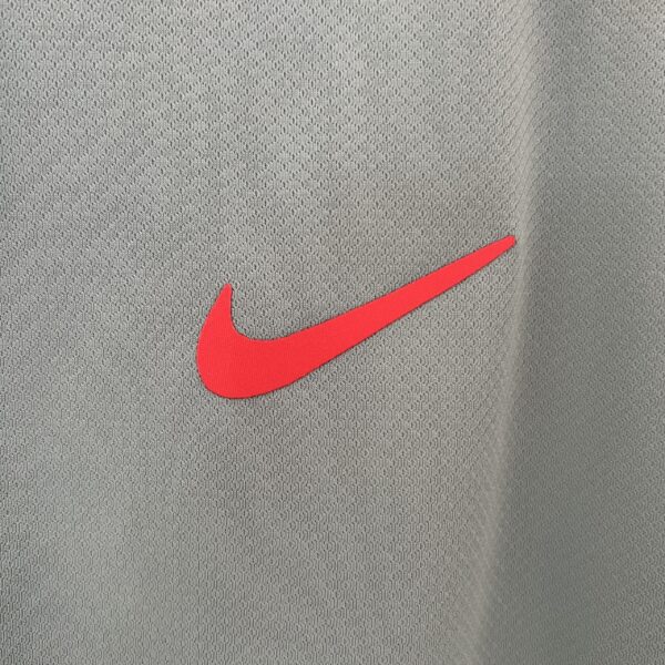 Camiseta Atletico Madrid 2022/23 Visita — enfoque en el cuello