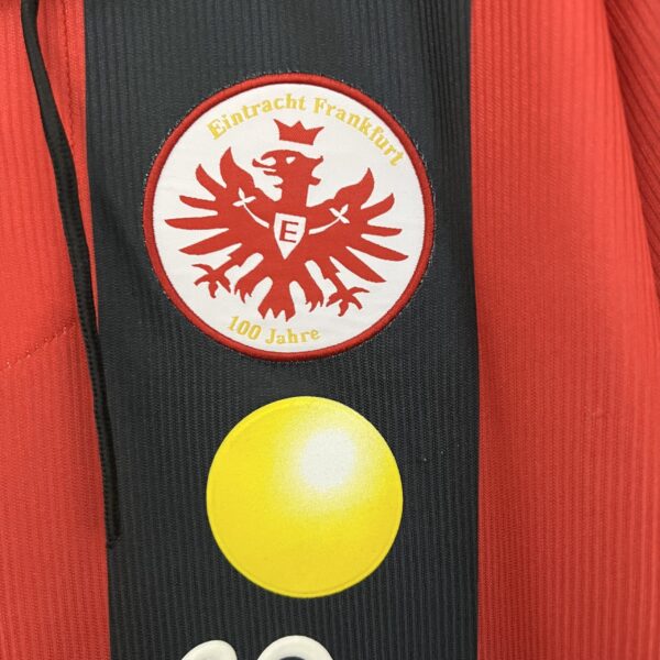 Camiseta Eintracht Frankfurt 1999/00 Retro Local - detalle color negro