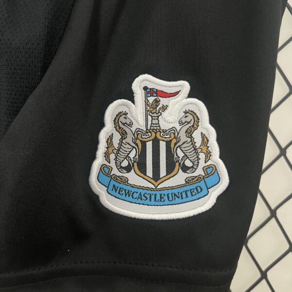 Camiseta Newcastle United 2023/24 Local - detalle