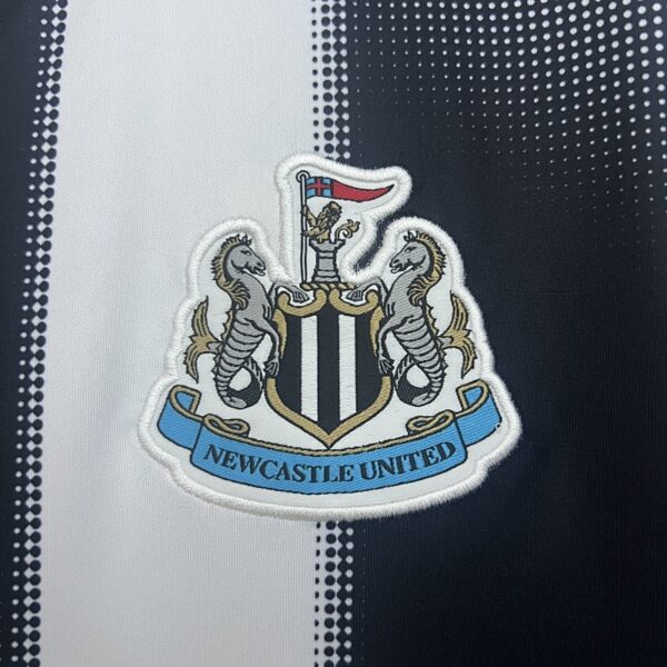 Camiseta Newcastle United 2024/25 Local - detalle