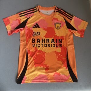 Camiseta Paris FC 2023 Edición Especial - detalle escudo