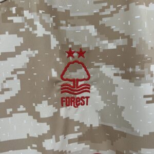 Camiseta Nottingham Forest 2023/24 Entrenamiento - detalle