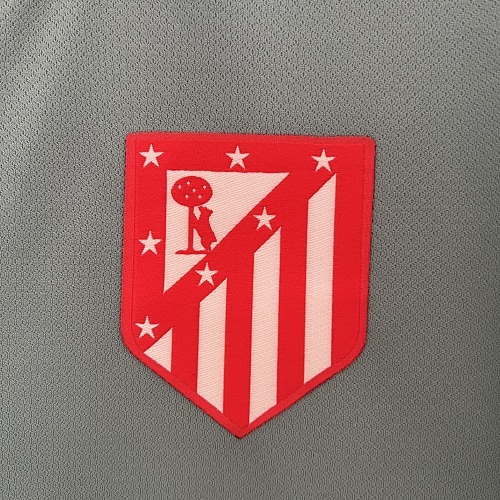 Camiseta Atletico Madrid 2022/23 Visita — prenda estirada mostrando su ajuste