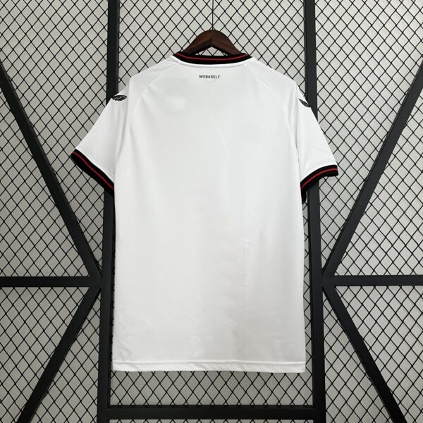 Camiseta Bayer Leverkusen 2023/24 Local - detalle