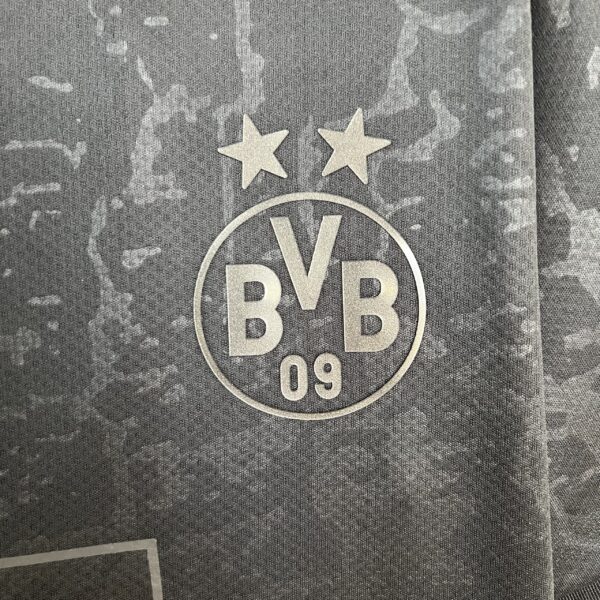 Camiseta Borussia Dortmund Edición Especial Oscura - detalle