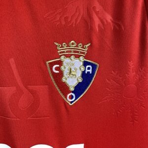 Camiseta Osasuna 2023/24 Local — detalle interior de la camiseta
