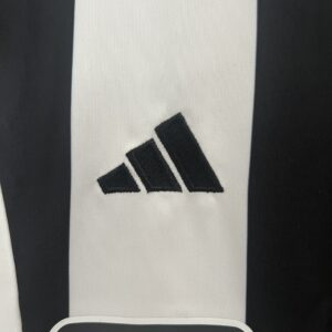 Camiseta Newcastle United 2023/24 Local - detalle