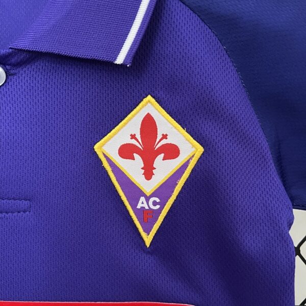 Camiseta Fiorentina 1998 Retro Local - detalle escudo