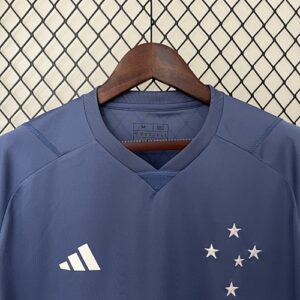Camiseta Cruzeiro 2024 Entrenamiento — detalle de la vestimenta