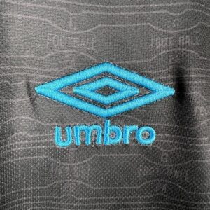 Camiseta Grêmio 2023/24 Tercera — frontal con enfoque en el pecho
