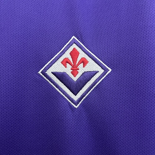 Camiseta Fiorentina 2024/25 Local - enfoque en el logo