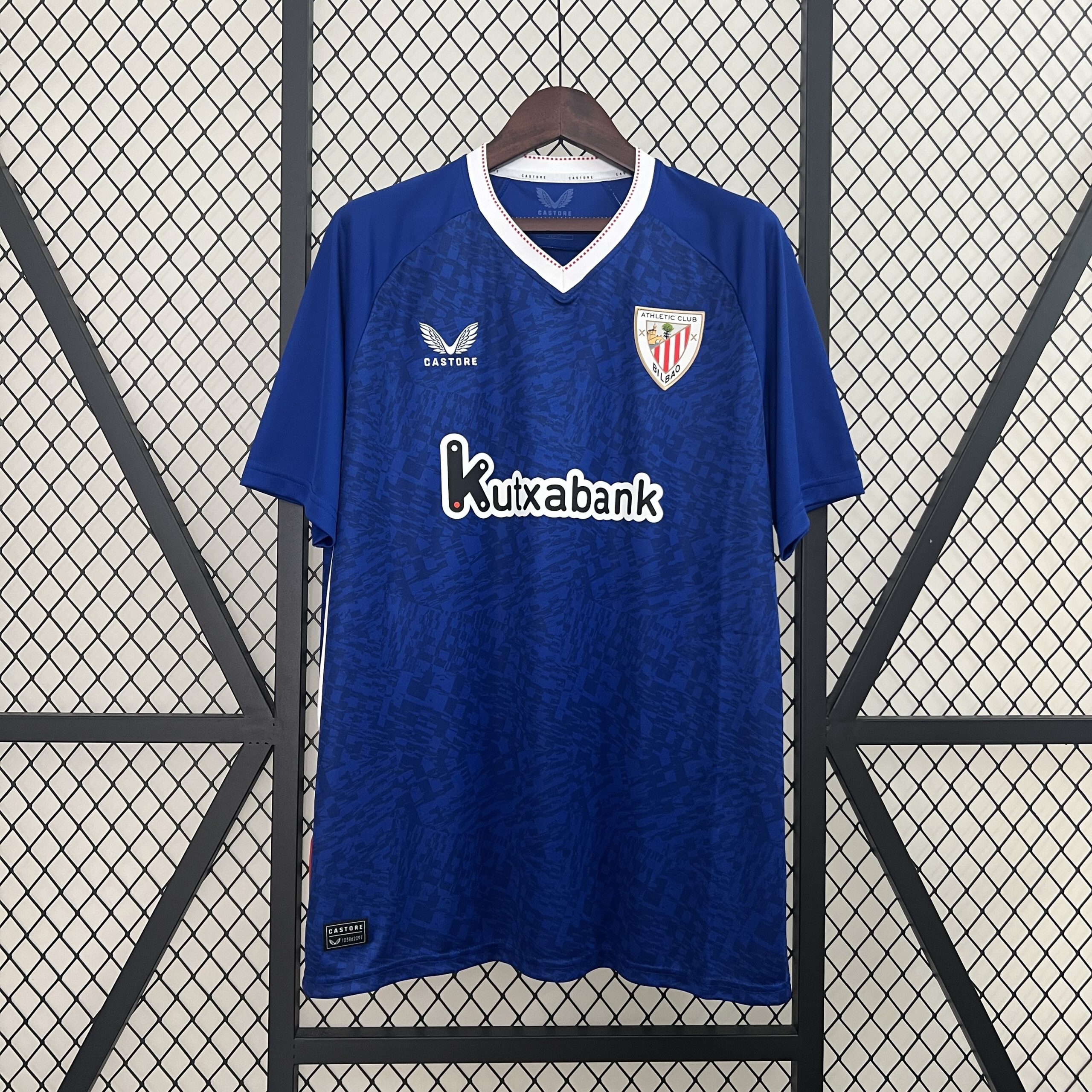 Camiseta Athletic Club Bilbao 2023/24 Visita — detalle escudo