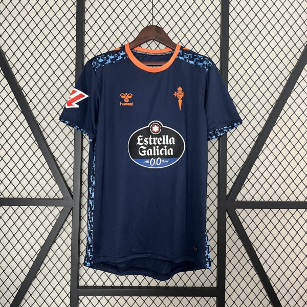 Camiseta Celta de Vigo 2023/24 Visita — detalle escudo