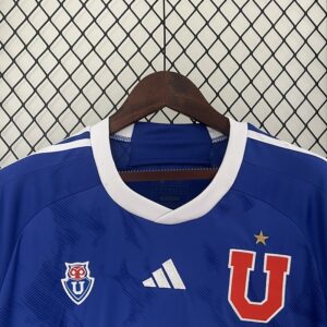 Camiseta Universidad de Chile 2024/25 Local - detalle escudo