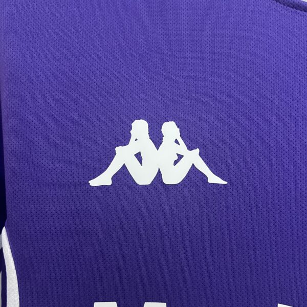 Camiseta Fiorentina 2024/25 Local - primer plano del cuello