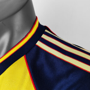 Camiseta Arsenal 1986 Visita - detalle escudo y logo Adidas