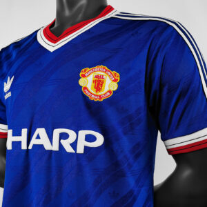 Camiseta Manchester United 1992 Retro Visita - detalle escudo