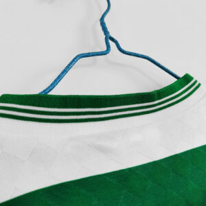 Camiseta Celtic FC 1995 Retro Visita Manga Larga - detalle escudo y marca Umbro