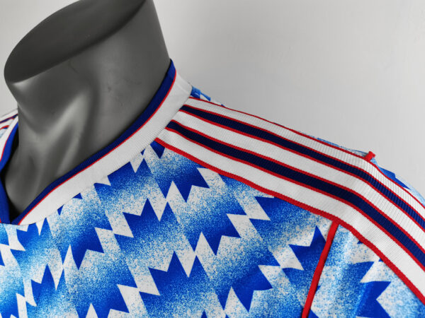 Camiseta Manchester United 1990/92 Retro Visitante - detalle escudo