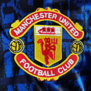 Camiseta Manchester United 1990/92 Retro Visita - detalle escudo