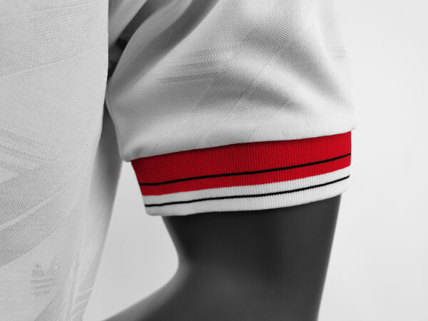 Camiseta Manchester United 1993 Retro Visita - detalle escudo