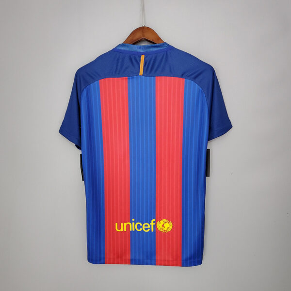 Camiseta FC Barcelona 2015/16 Retro Local - detalle escudo y cuello